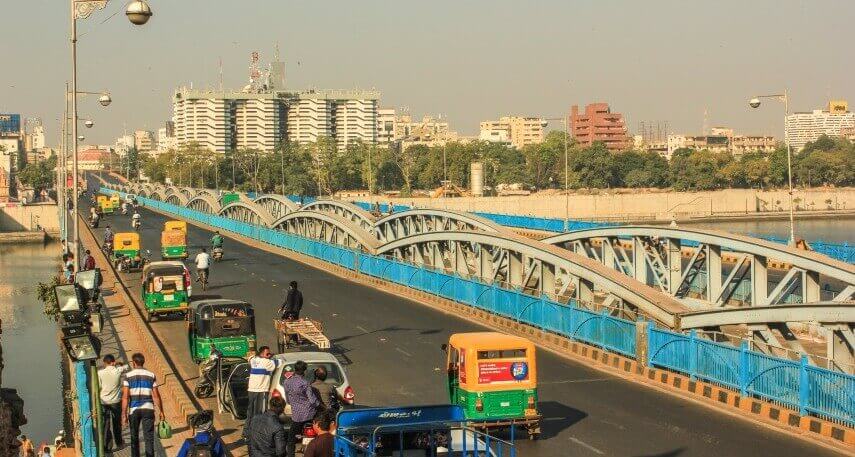 अहमदाबाद में आज रात से 57 घंटे का कर्फ्यू
