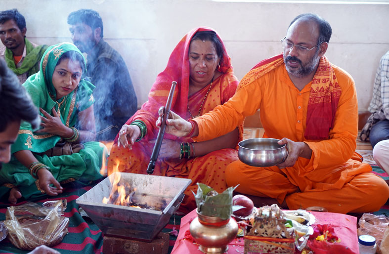 टोला घाट शिव मंदिर में हुआ रूद्राभिषेक