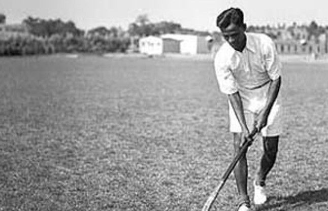 खेल रत्न पुरस्कार से राजीव गांधी का नाम हटा, अब यह ध्यानचंद के नाम से दिया जाएगा