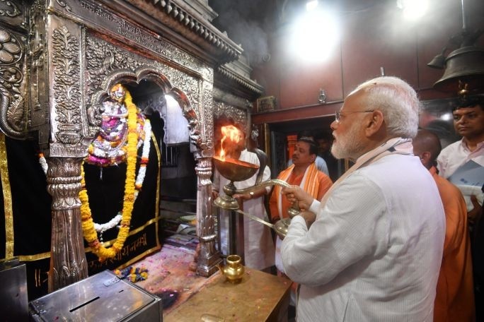प्रधानमंत्री ने काल भैरव मंदिर में पूजा की