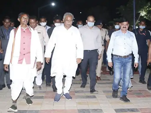 CM भूपेश के SP-कलेक्टर से दो-दो हाथ:​​​​​​कुम्हारी में बैडमिंटन कोर्ट का लोकार्पण