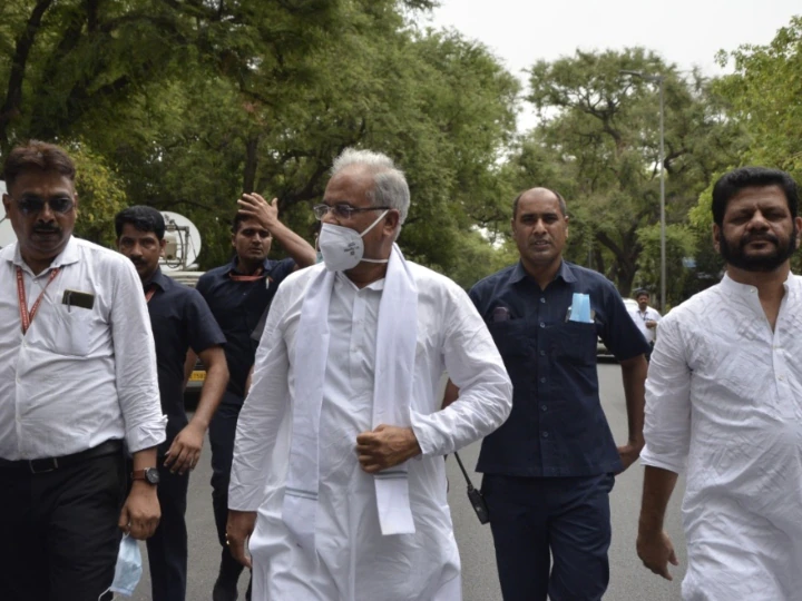 CM बघेल की चेतावनी’:राहुल गांधी पर हाथ डालना महंगा पड़ेगा’