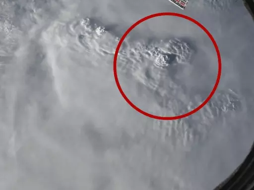 ISS से लिया गया VIDEO; यह तूफान कल गुजरात से टकराएगा, भारी बारिश शुरू
