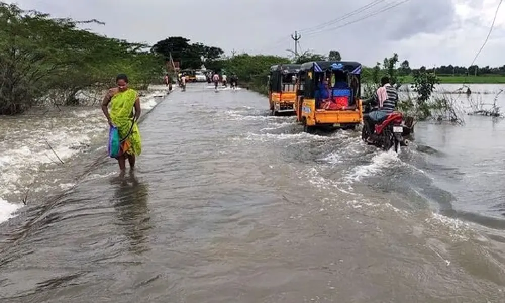आंध्र-तमिलनाडु के बाद अब इस राज्य में सभी स्कूल और आंगनवाड़ी की छुट्टी