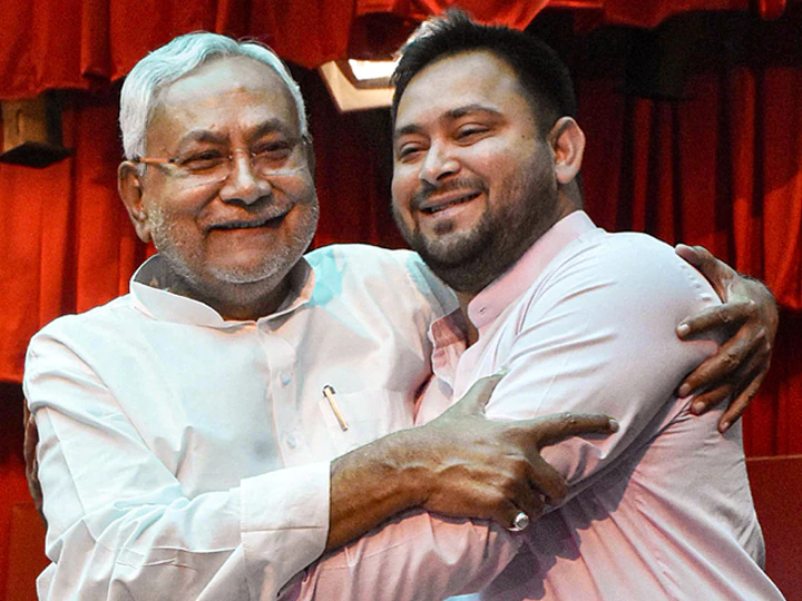 तेजस्वी को रहेगा नीतीश के खुद लड़खड़ाने का इंतजार