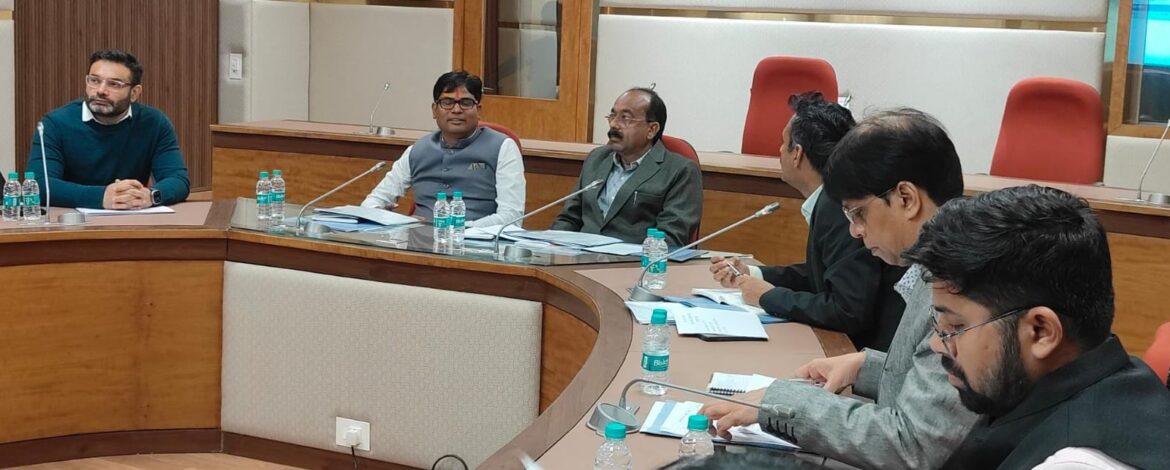 उपमुख्यमंत्री श्री अरूण साव एवं  वित्त मंत्री श्री ओपी चौधरी ने की विभागीय बजट की समीक्षा