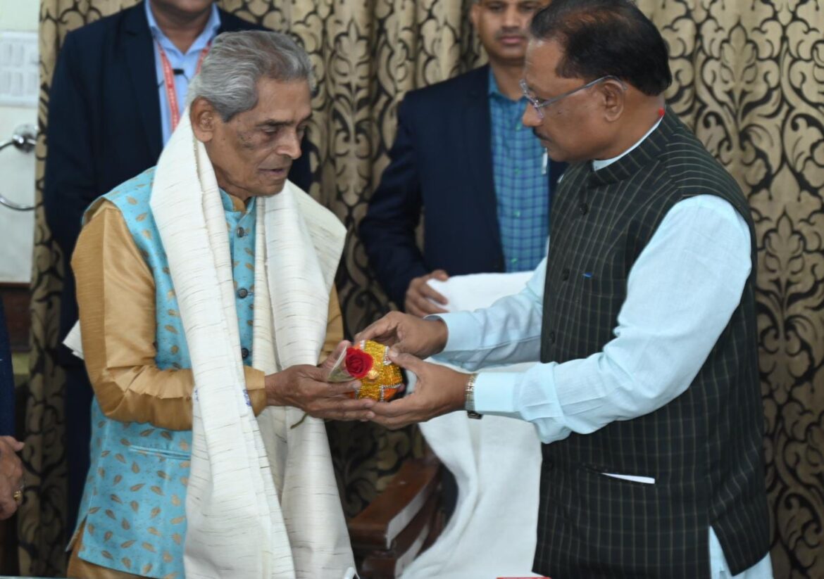 मुख्यमंत्री श्री विष्णु देव साय ने कहा कि बरेठ जी का सम्मान रायगढ़ घराने का सम्मान