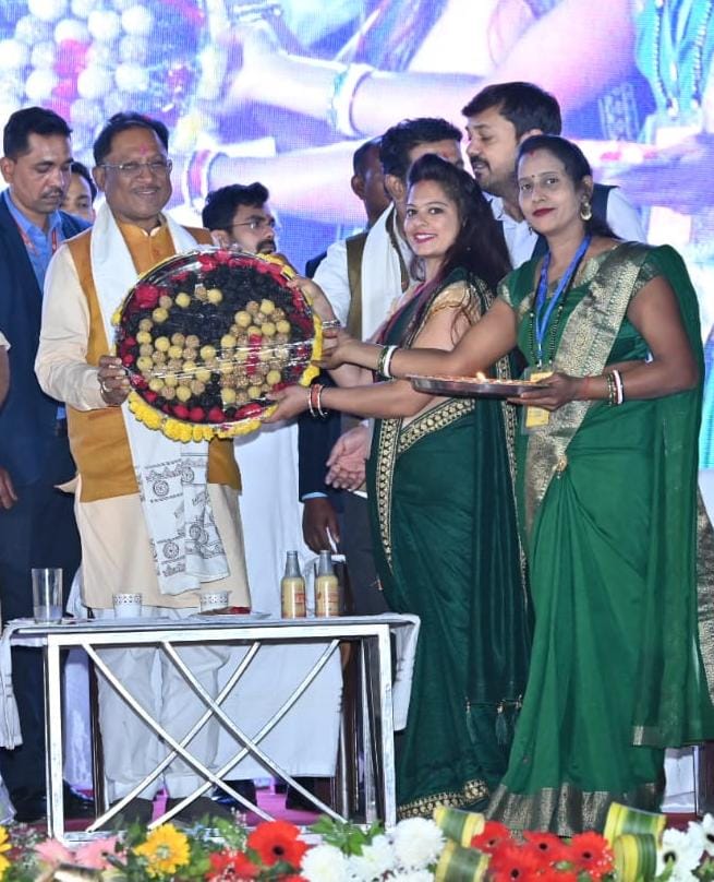 मुख्यमंत्री श्री विष्णु देव साय को मुख्य सचिव, पुलिस महानिदेशक सहित अन्य वरिष्ठ अधिकारियों ने दी जन्मदिवस की बधाई और शुभकामनाएं