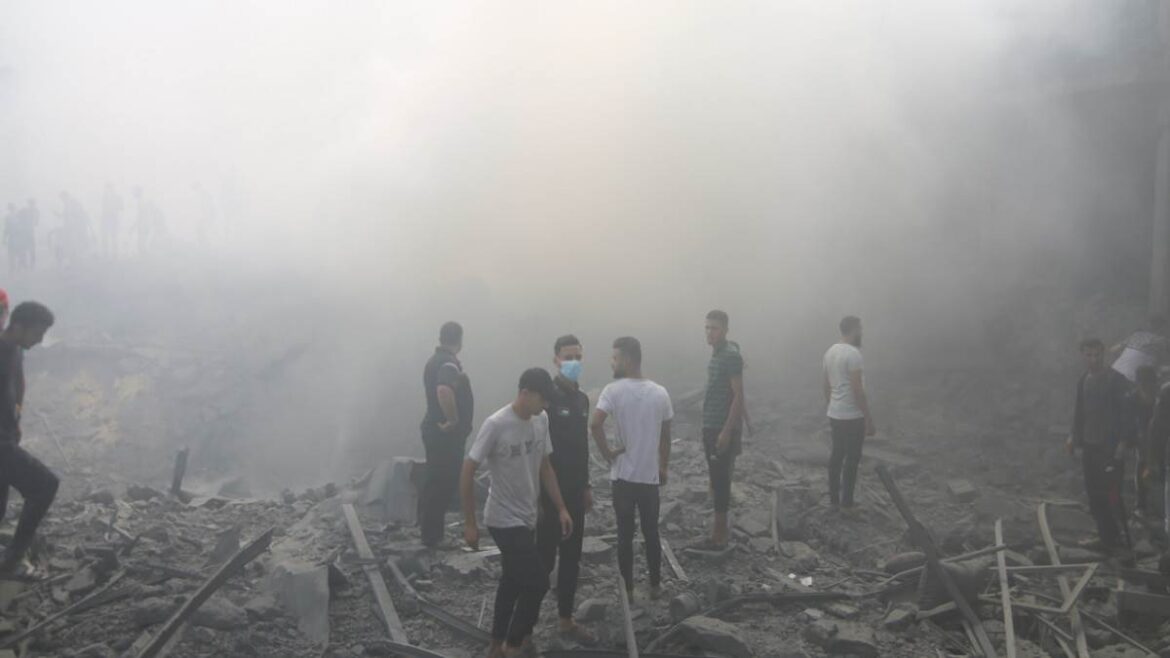 इज़रायल की एयरस्ट्राइक में 36 सीरियाई सैनिकों की मौत