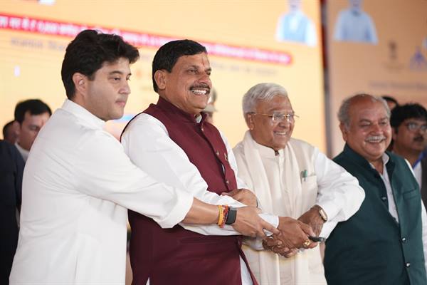 मुख्यमंत्री डॉ. मोहन यादव ने 30 हजार 551 श्रमिक परिवारों के खातों में 678 करोड़ रुपए सिंगल क्लिक से जारी किए