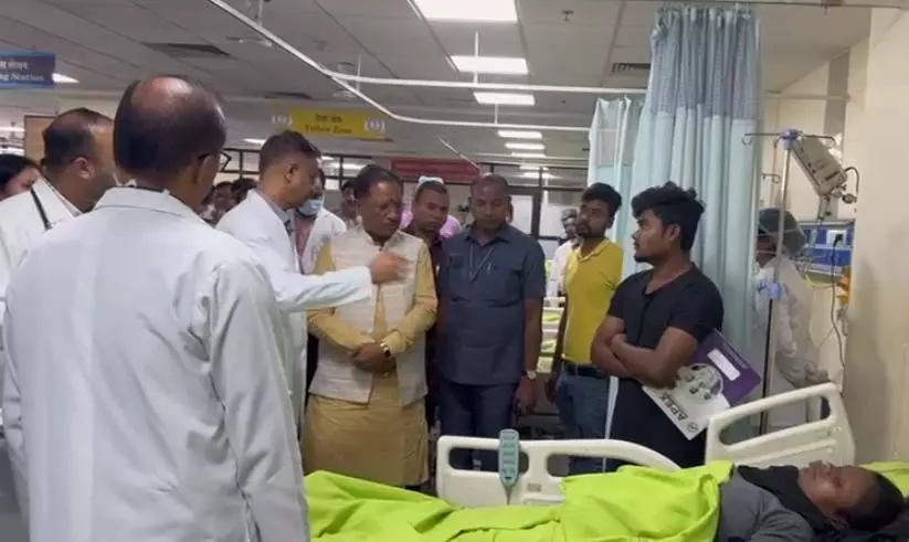 CM विष्णुदेव साय बस हादसे के घायलों से मिलने पहुंचे एम्स