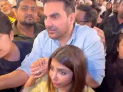 अरबाज खान और शूरा को भीड़ ने घेरा तो बीवी को यूं बचाते दिखे एक्टर