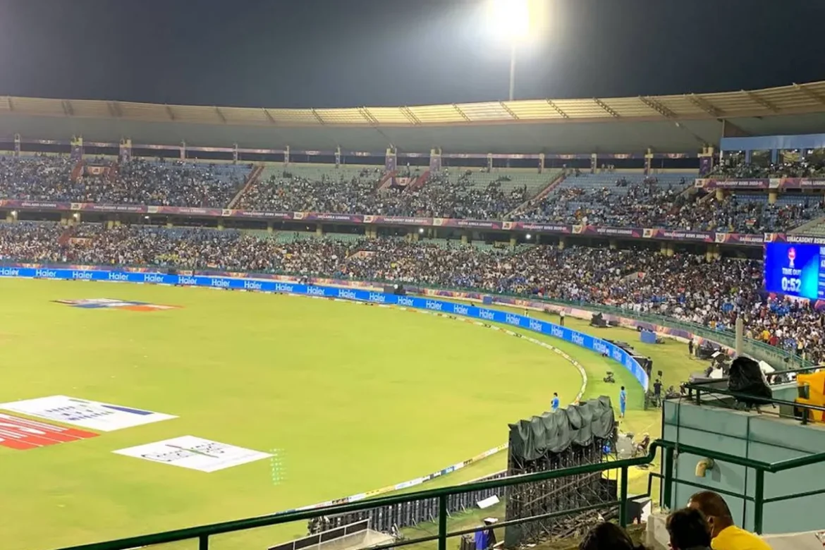 स्टेडियम में बैठकर मैच नहीं देख सकेंगी महिलाएं, प्रतिबंध लगाने का आदेश जारी