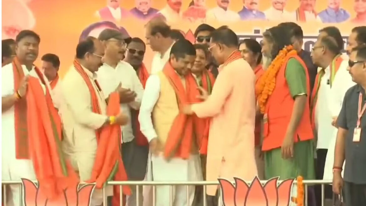 बीजेपी में शामिल हुए कोमल हुपेंडी, AAP ने बनाया था प्रदेश