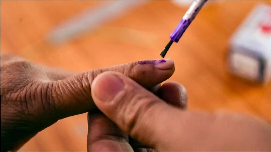 तीसरे चरण में दोपहर 3 बजे तक 50.71% वोटिंग