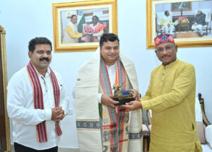 मुख्यमंत्री विष्णु देव साय से केन्द्रीय राज्य मंत्री राजभूषण चौधरी ने सौजन्य मुलाकात की