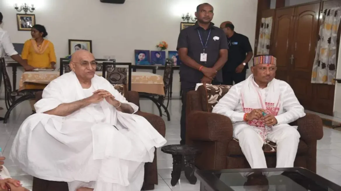  टीएस सिंहदेव से मुलाकात करने उनके घर पहुंचे सीएम विष्णुदेव साय