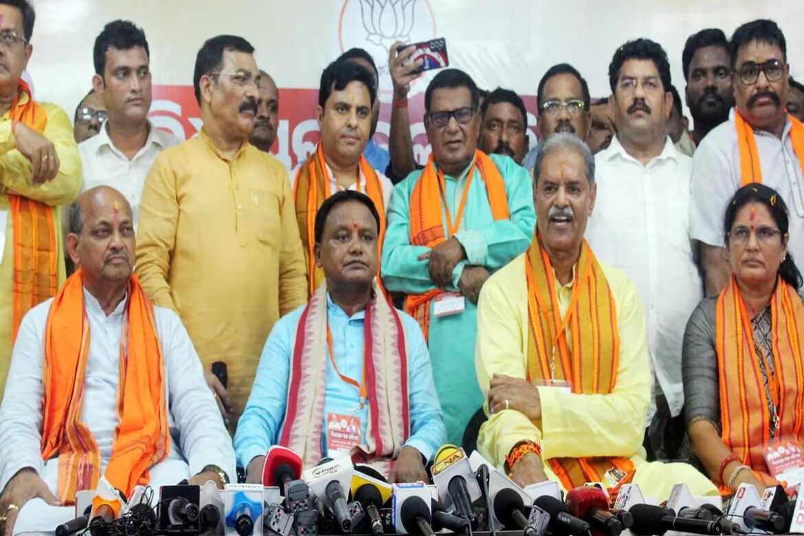 CM मोहन चरण माझी ने विभागों का किया बंटवारा