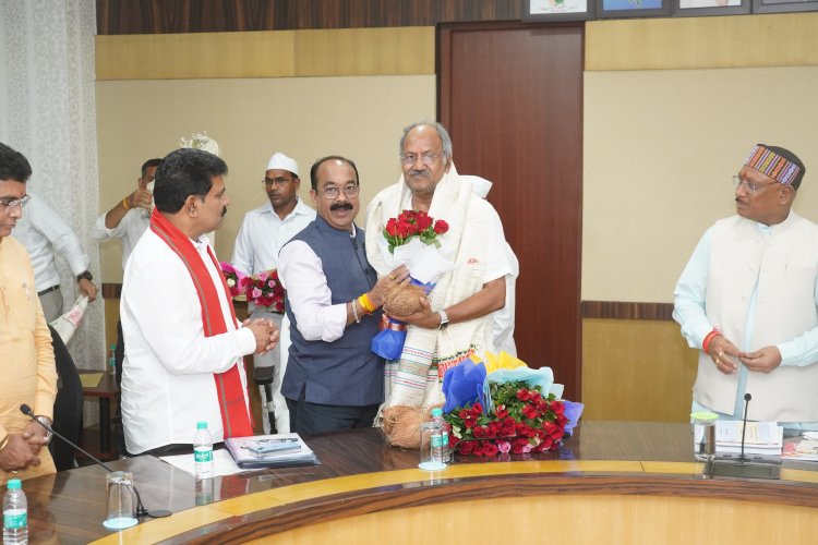 मुख्यमंत्री विष्णु देव साय सहित मंत्रिगणों ने सांसद बनने पर बृजमोहन अग्रवाल को किया सम्मानित