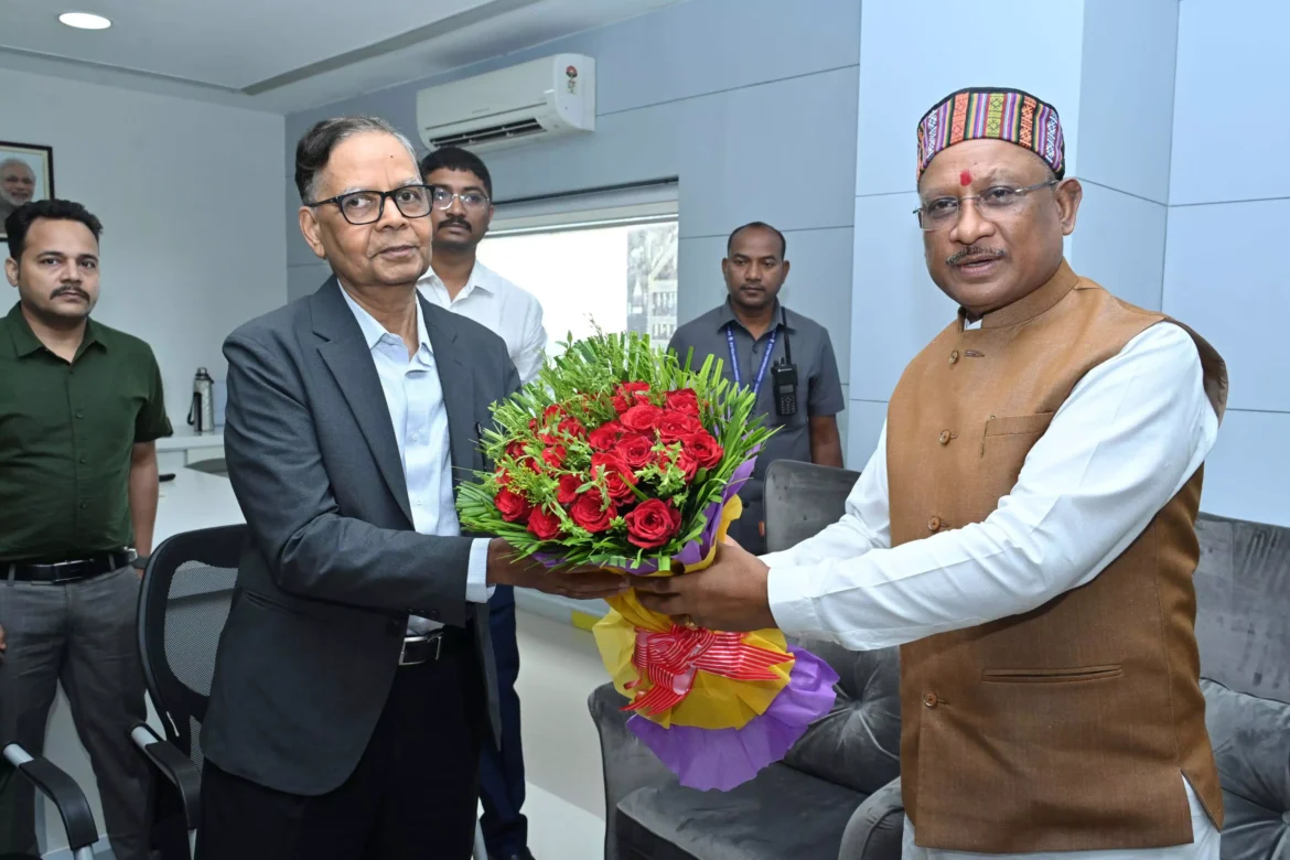 मुख्यमंत्री साय से 16वें वित्त आयोग के चेयरमैन के नेतृत्व में वित्त आयोग के दल ने की मुलाकात