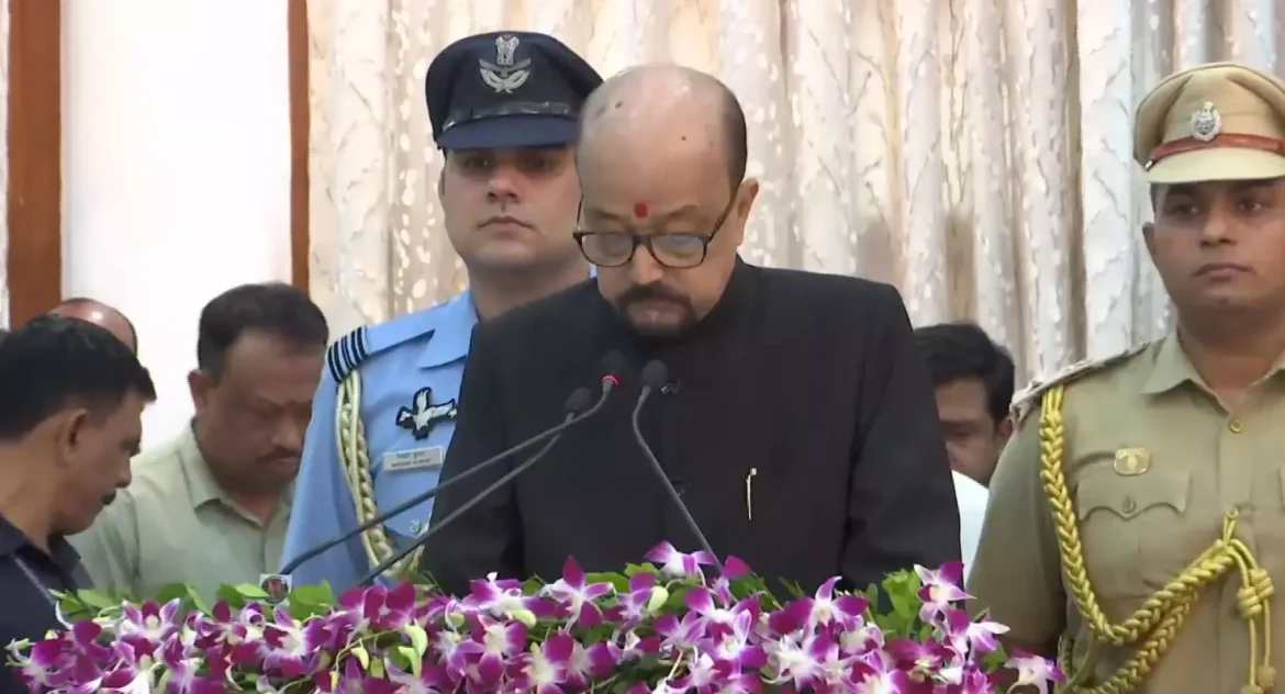 शपथ ली नए राज्यपाल रमेन डेका ने