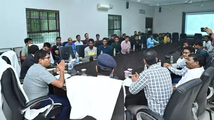 अग्निवीर अभ्यर्थियों के बीच पहुंचे वित्त मंत्री ओपी चौधरी