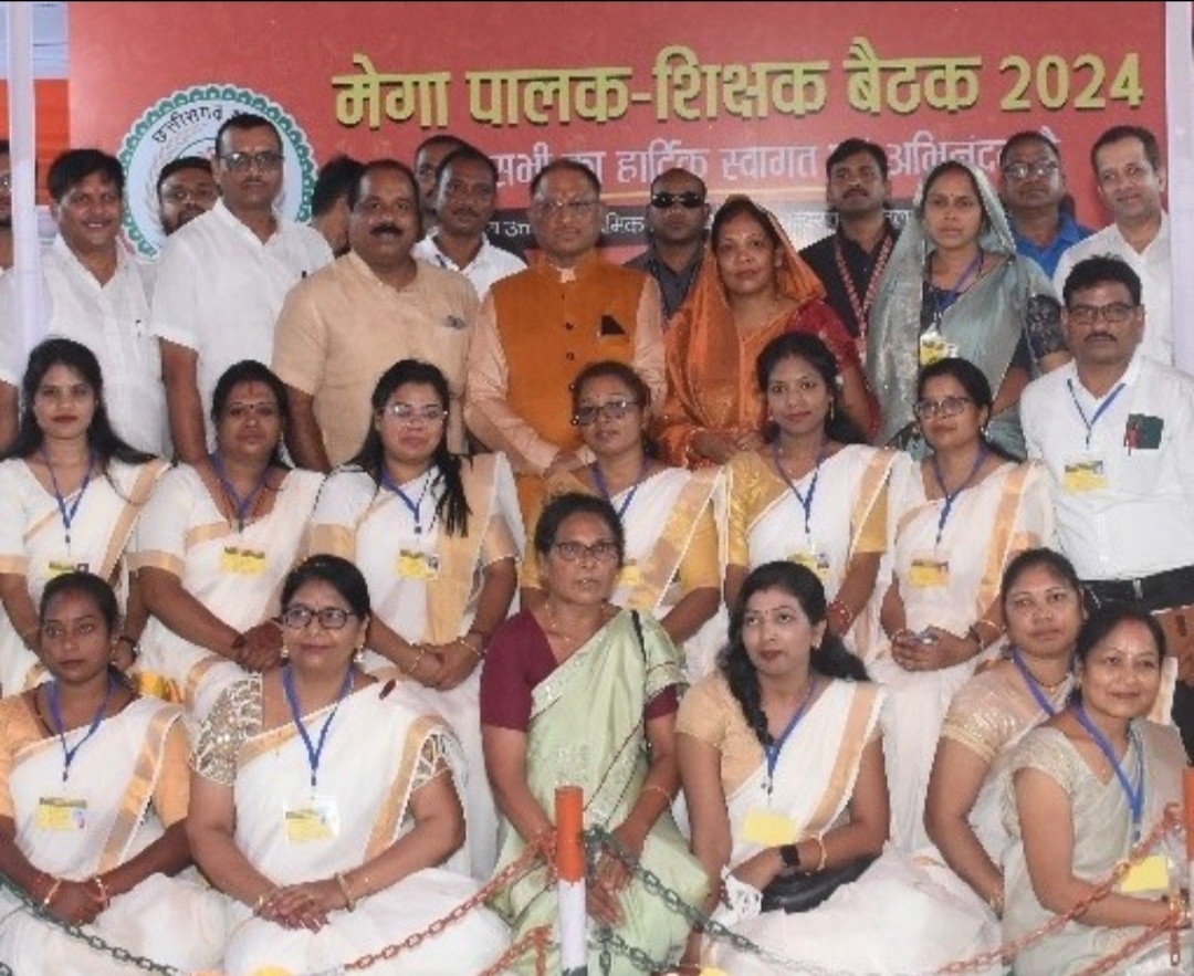 मुख्यमंत्री श्री साय की अभिनव पहल : शासकीय स्कूलों में शुरू हुई पालक-शिक्षक बैठक