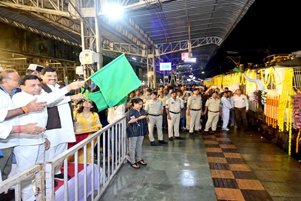 अब रेल मंत्री के क्षेत्र से नहीं, पूरे देश में आवश्यकता को देखते हुए बढ़ती हैं रेल सुविधाएं : मुख्यमंत्री डॉ. मोहन यादव