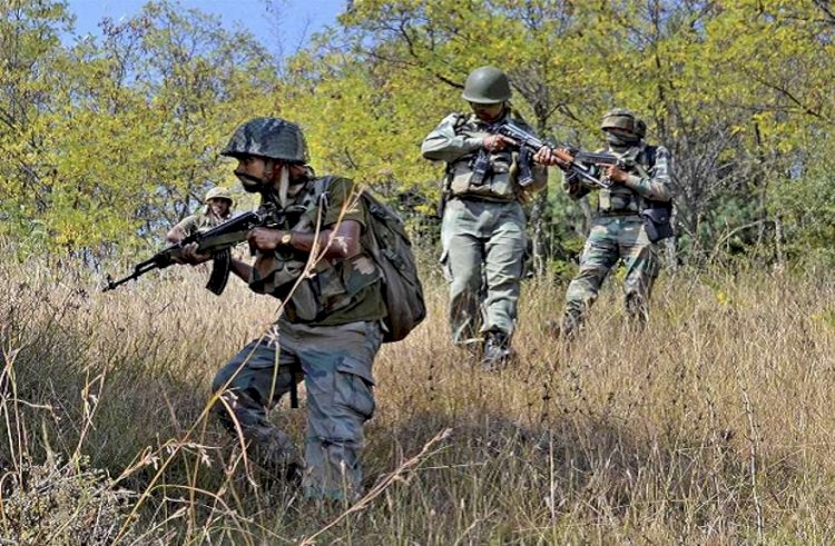 जवानों के हाथ लगी बड़ी सफलता, मिले जमीन में गढ़े नक्सलियों के लाखों रुपए, कई विस्फोटक सामाग्री भी जब्त