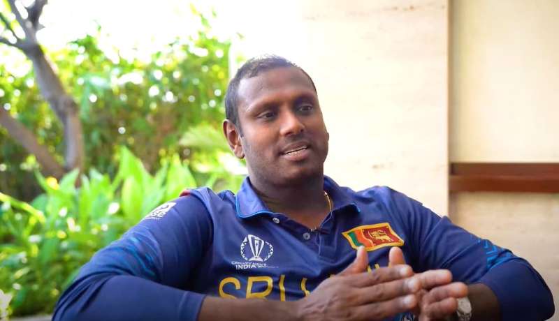 मैच के पहले दिन एंजलो मैथ्यूज का रिटायर्ड हर्ट, श्रीलंकाई टीम को झटका