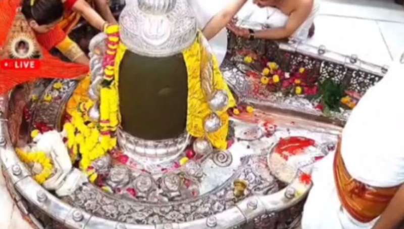 CM के बेटे ने तोड़े महाकाल मंदिर के नियम