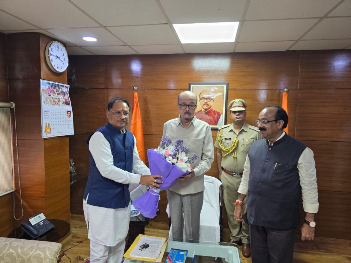 छत्तीसगढ़ के मुख्यमंत्री विष्णुदेव साय ने छत्तीसगढ़ भवन में राज्यपाल से की मुलाकात