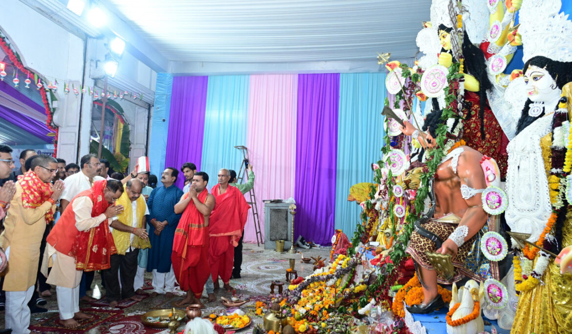 मुख्यमंत्री श्री साय कालीबाड़ी दुर्गा पूजा उत्सव में हुए शामिल