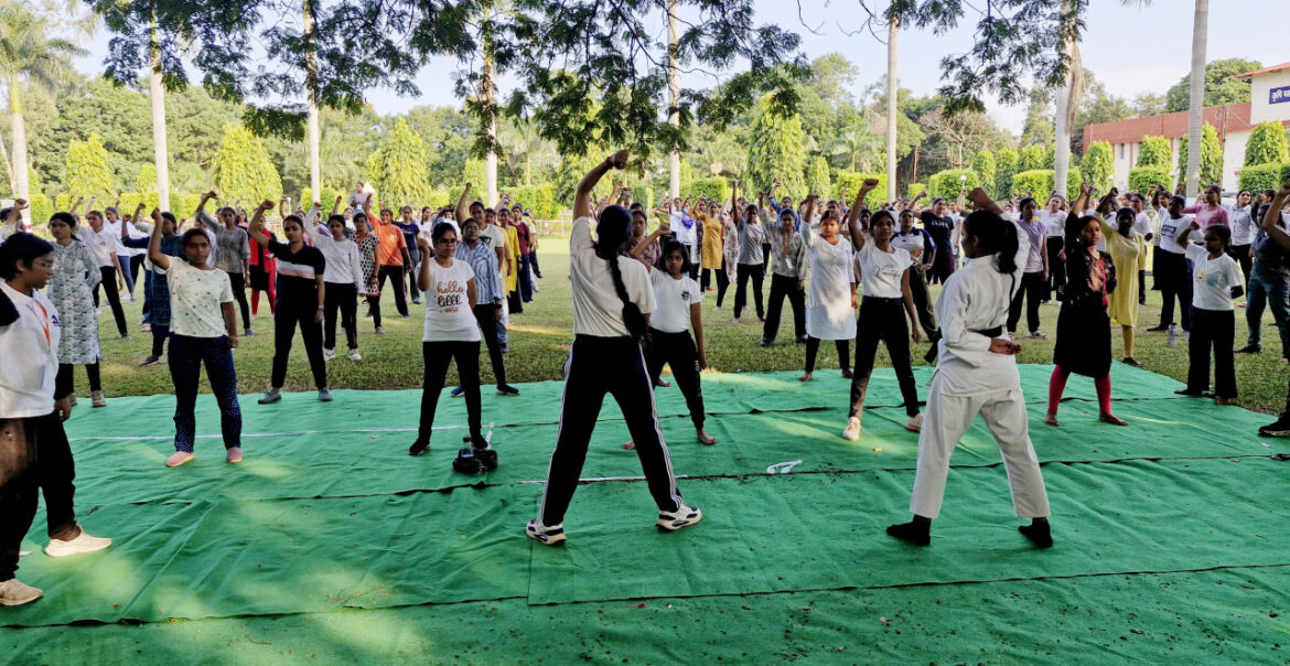 मिशन साहसी के अन्तर्गत स्वरक्षा प्रशिक्षण कार्यक्रम