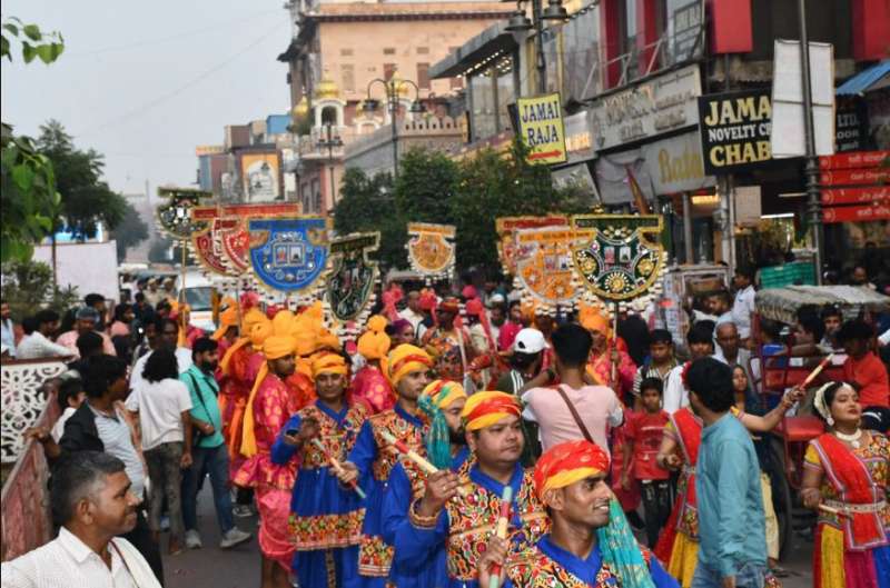 हिंदू-मुस्लिम दरगाह और मंदिर जाकर एक साथ मनाते हैं उत्सव