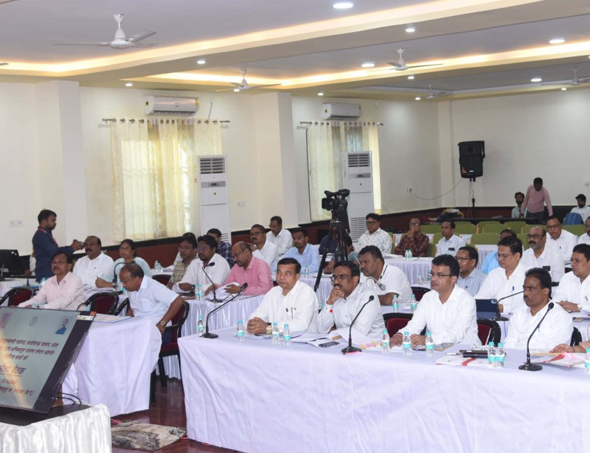 कार्यों की मॉनिटरिंग के लिए विकसित करें बेहतर सिस्टम, ठेकेदारों पर रखें नियंत्रण – श्री अरुण साव