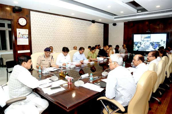 धनतेरस से एकादशी तक छोटे व्यापारियों एवं हाथ ठेला वालों से बाजार शुल्क न लिया जाये : मुख्यमंत्री डॉ. यादव