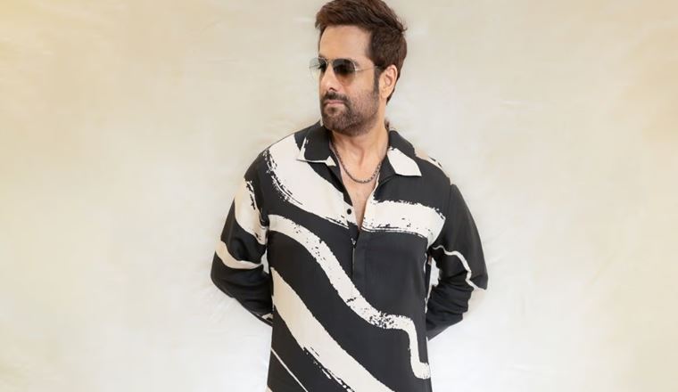 तलाक की खबरों के बीच फरदीन खान ने तोड़ी चुप्पी, कहा…. बच्चों से दूर रहना आसान नहीं