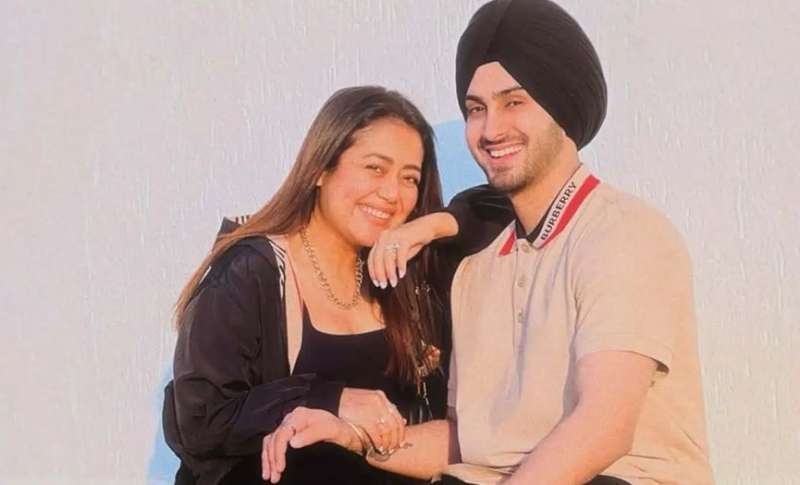 नेहा कक्कड़ और रोहनप्रीत को मिली धमकी, कहा – ‘अभी प्यार से…..