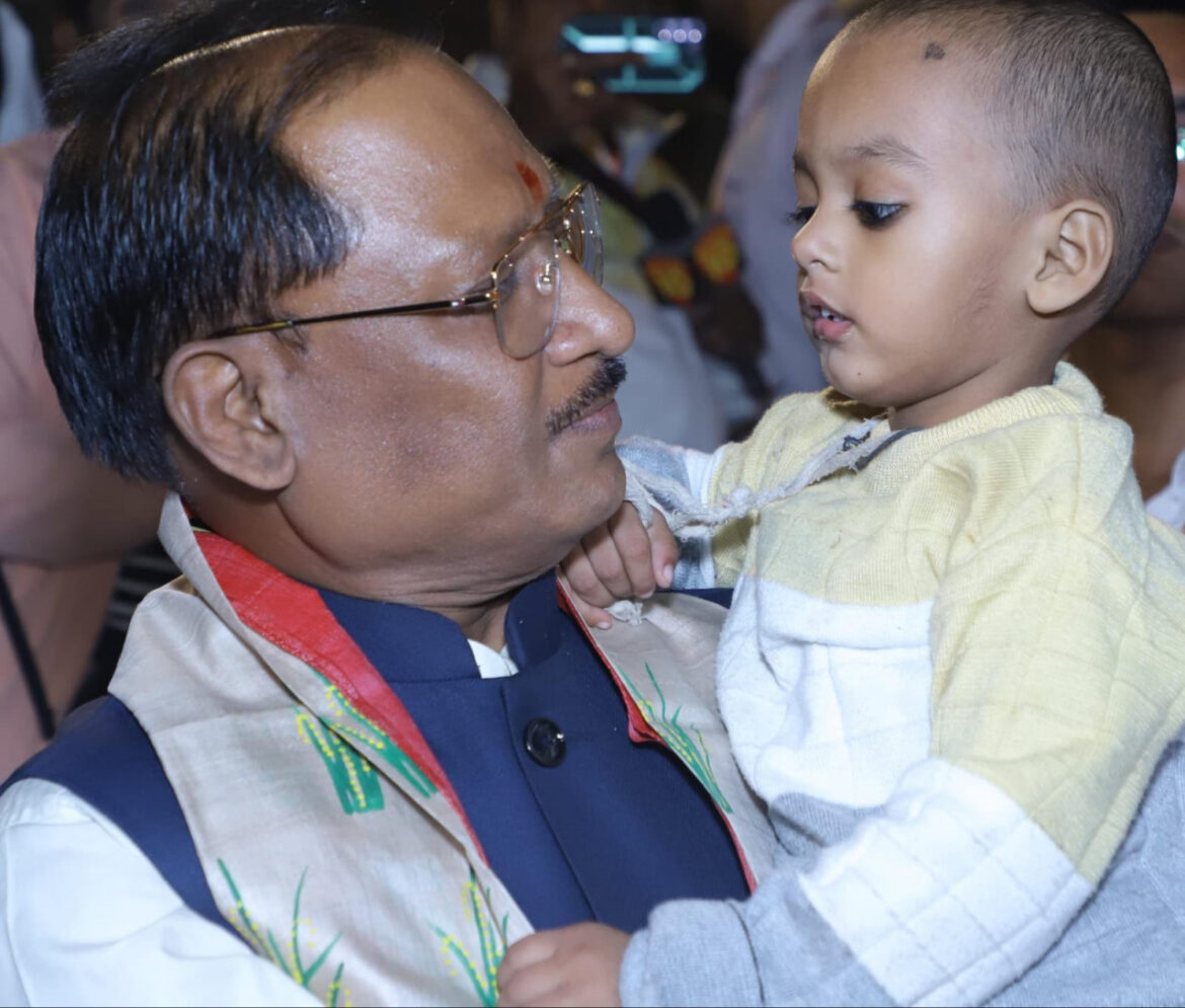 बच्चे निश्छल प्रेम और दुलार की भाषा को समझते हैं…