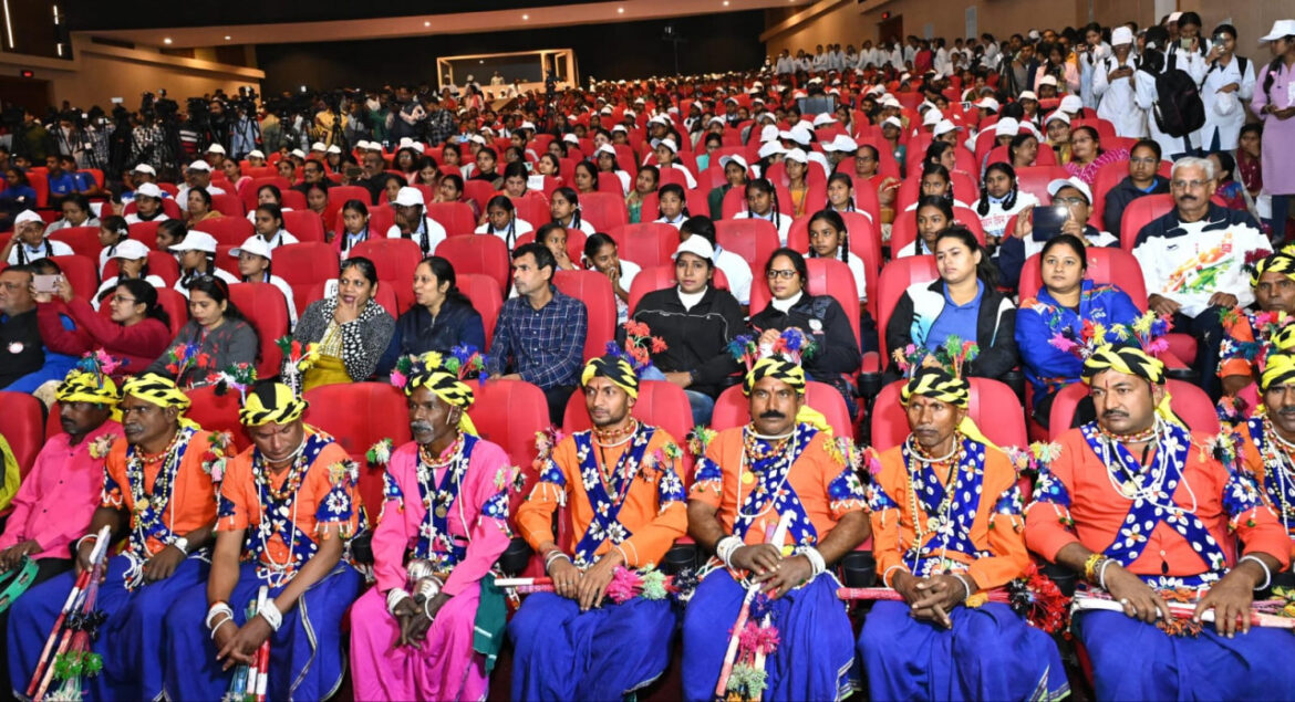 ’हमारा संविधान-हमारा स्वाभिमान’ : संविधान भारत की सदियों पुरानी संस्कृति, इतिहास और परंपराओं का आइना : मुख्यमंत्री