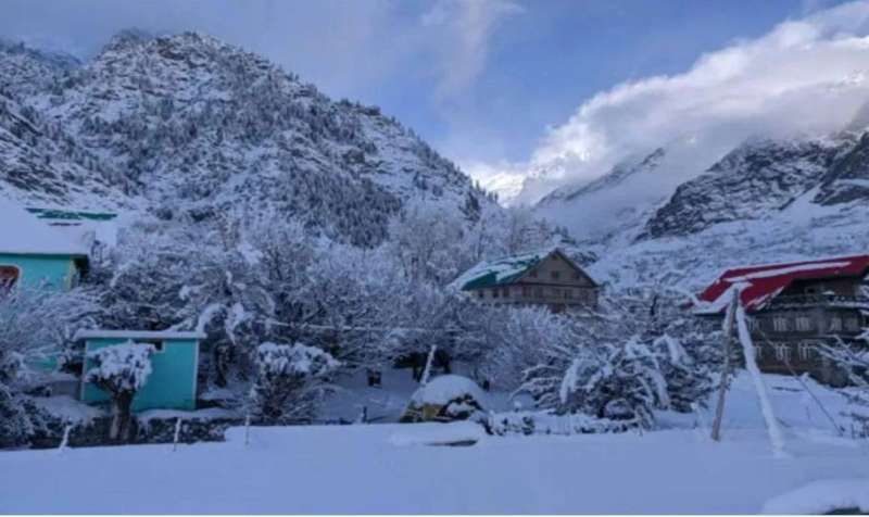 नवंबर माह शुरु फिर भी पहाड़ों पर बर्फबारी नहीं, मौसम में गर्माहट