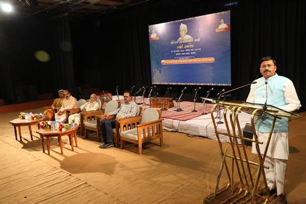 आत्मा को परमात्मा से जोड़ने का माध्यम है संगीत – राज्य मंत्री श्री लोधी