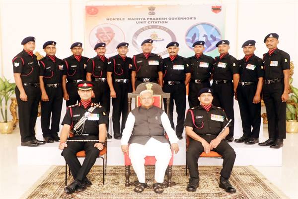 राज्यपाल श्री मंगुभाई पटेल ने सेना को सम्मानित किया