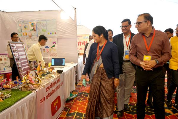 स्‍वावलंबन का मार्ग प्रशस्त करती है व्‍यवसायिक शिक्षा