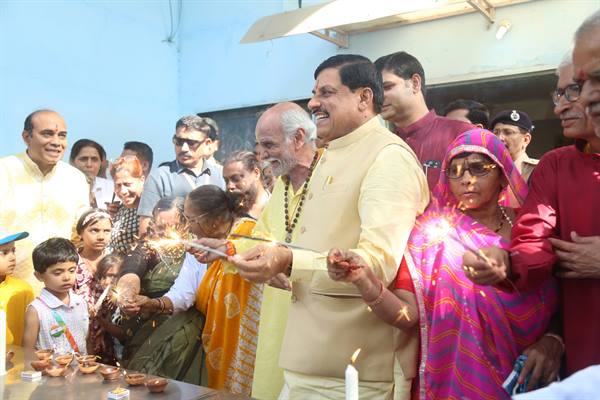 प्रमुख धार्मिक स्थलों में संचालित किए जाएंगे वृद्धाश्रम : मुख्यमंत्री डॉ. यादव