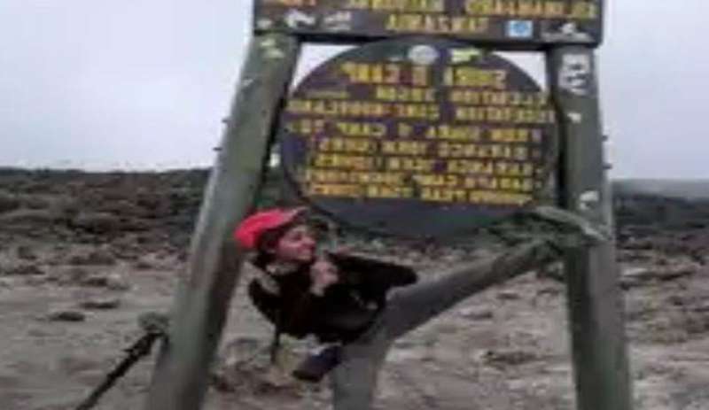 13 साल की अन्ना मैरी ने अफ्रीका की सबसे ऊंची चोटी माउंट किलिमंजारो को किया फतह