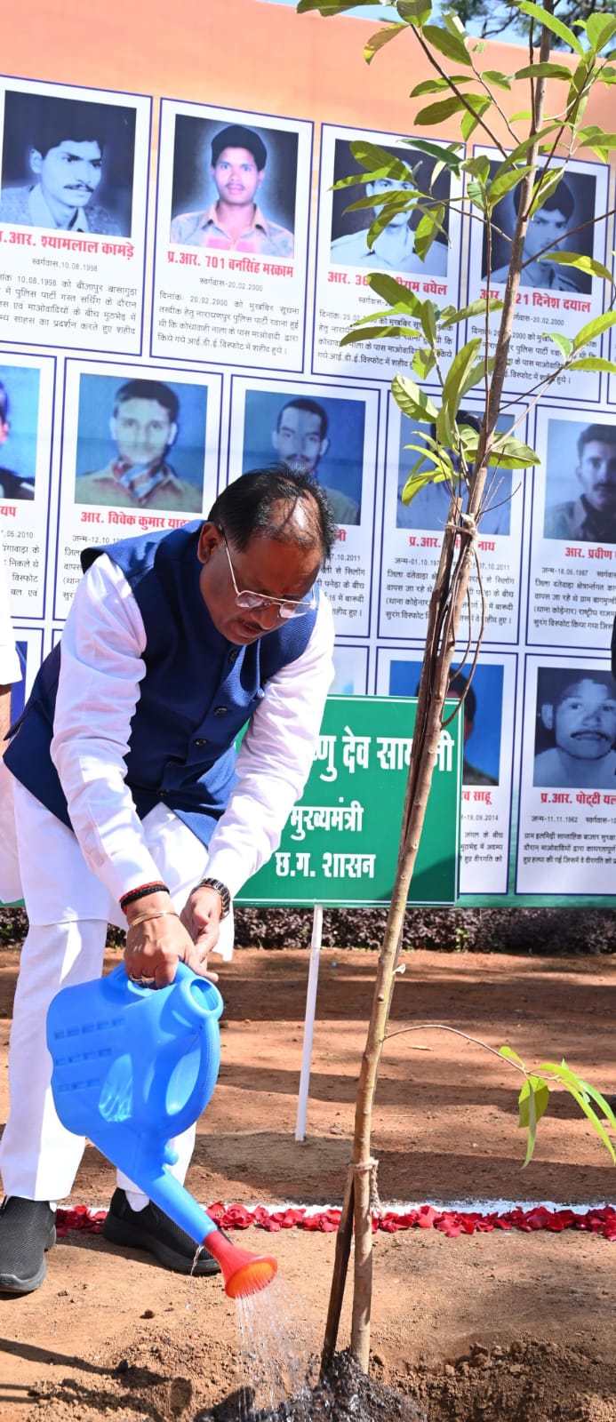 केंद्रीय गृह मंत्री श्री अमित शाह ने शहीद जवानों को दी श्रद्धांजलि