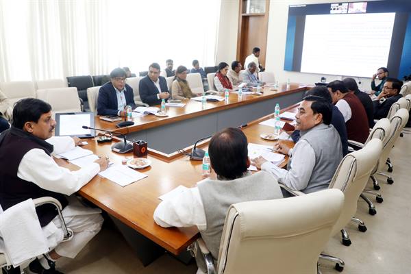 सभी विकास कार्य नियोजित ढंग से और तय समय-सीमा में ही पूरे करें : मुख्यमंत्री डॉ. यादव