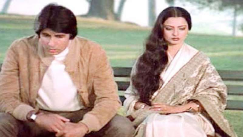 अमिताभ बच्चन की वजह से रेखा ने छोड़ी थी बड़ी फिल्म, साइनिंग अमाउंट किया था वापस